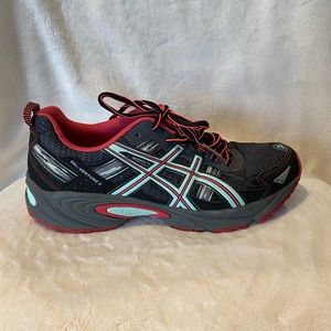 Women’s Asics’s Gel Venture 5, Size 9.  Black and pink